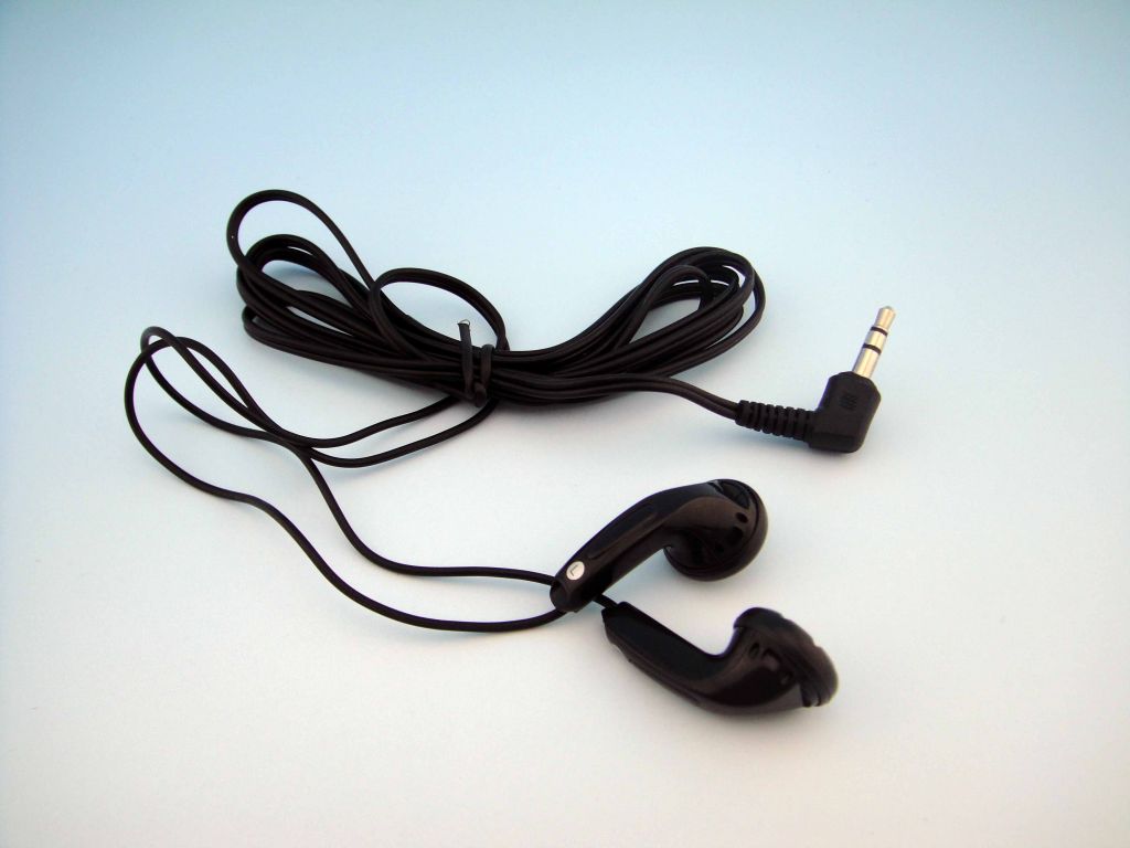 Earbud for mp3/mp4/PC/Mobile phone