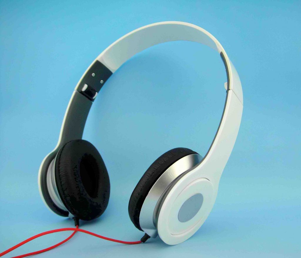 2014 fashionable headphone with Noise Cancelling  