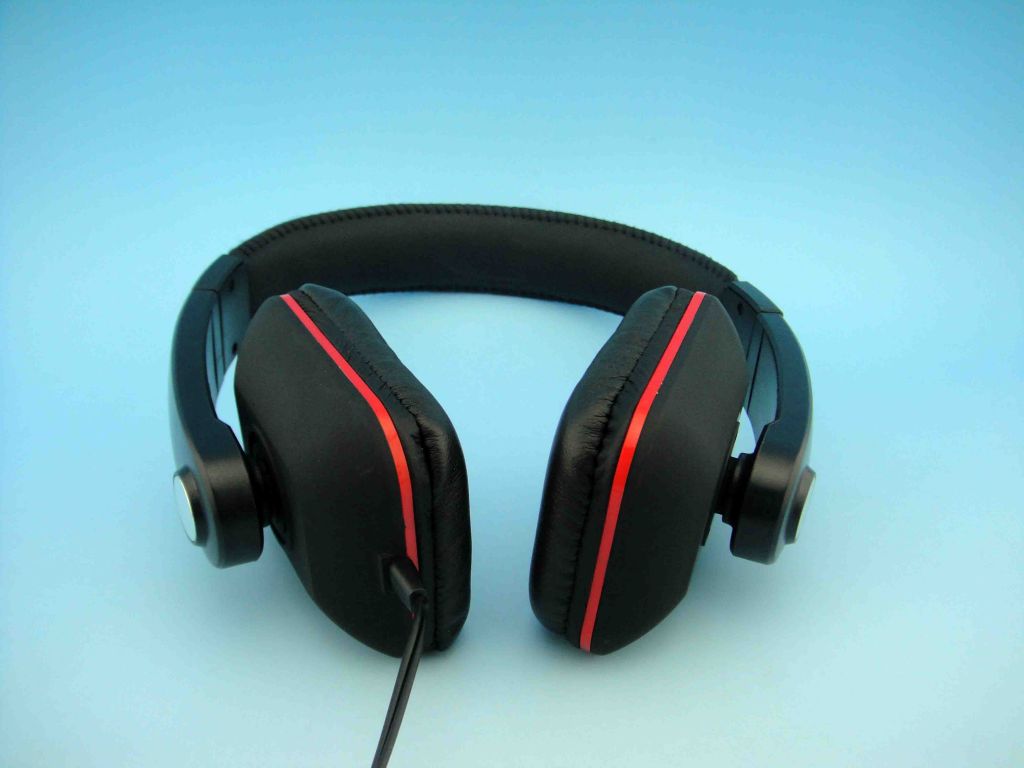 2014 new stereo headphone cheap and hot