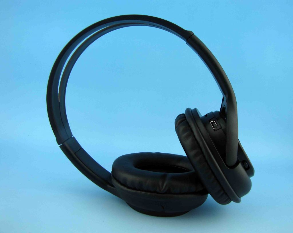 Delicate stereo bluetooth headphone