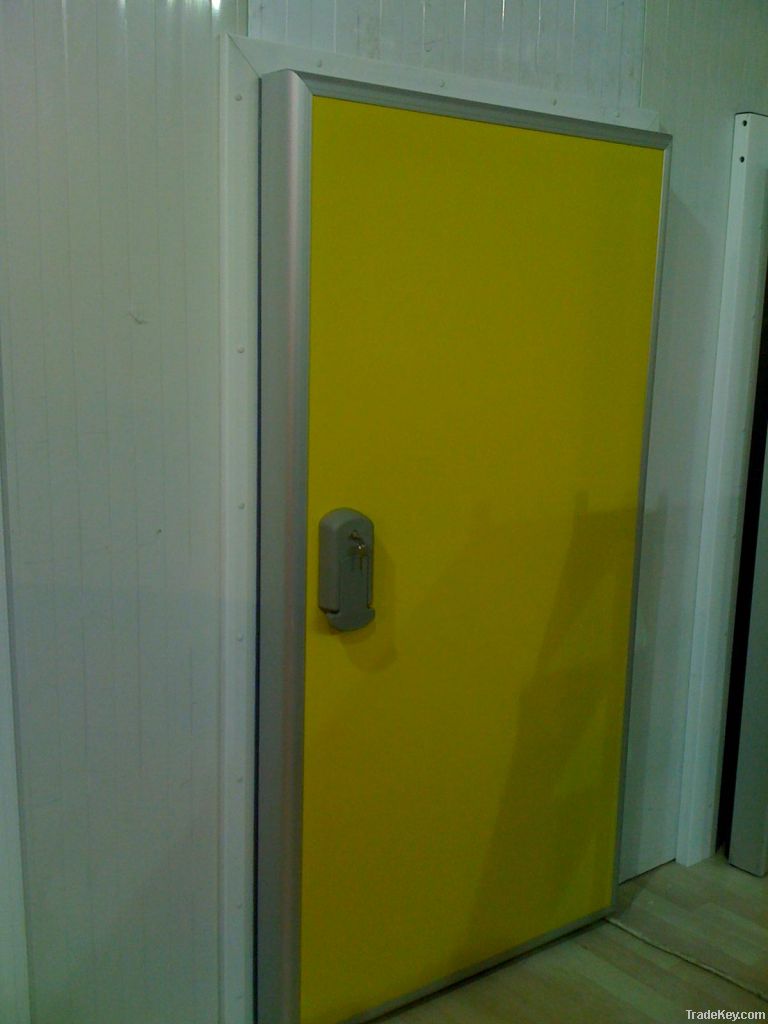 cold room hinged door