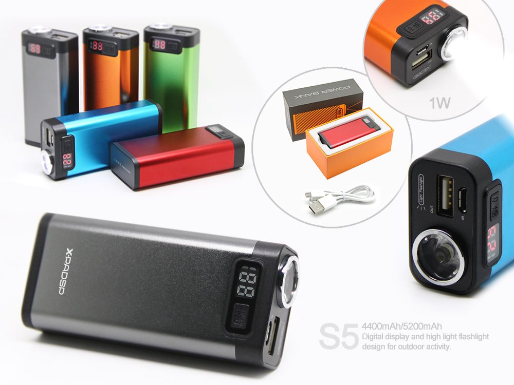Colorful Power Bank with Highlight Flashlight Design for Outdoor Activities