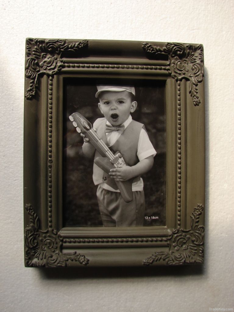 Classic picture frame