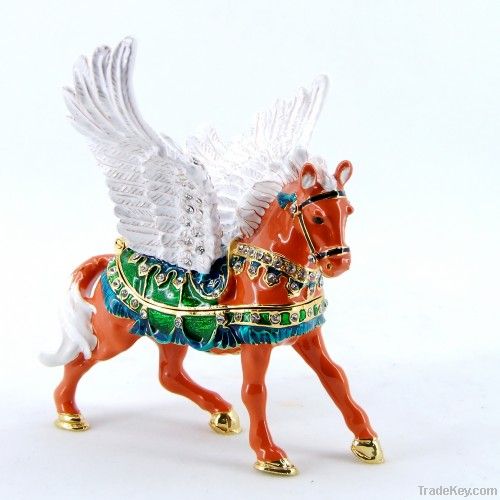 2013 New Design Decorative Vivid Flying Horse Metal Jewelry Box