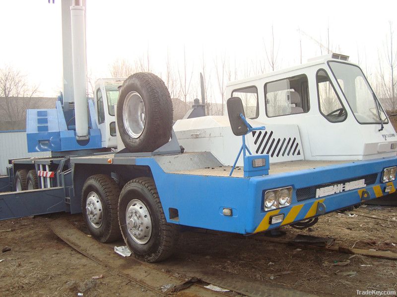 Used Tadano Hydraulic Crane, 65t Truck Crane