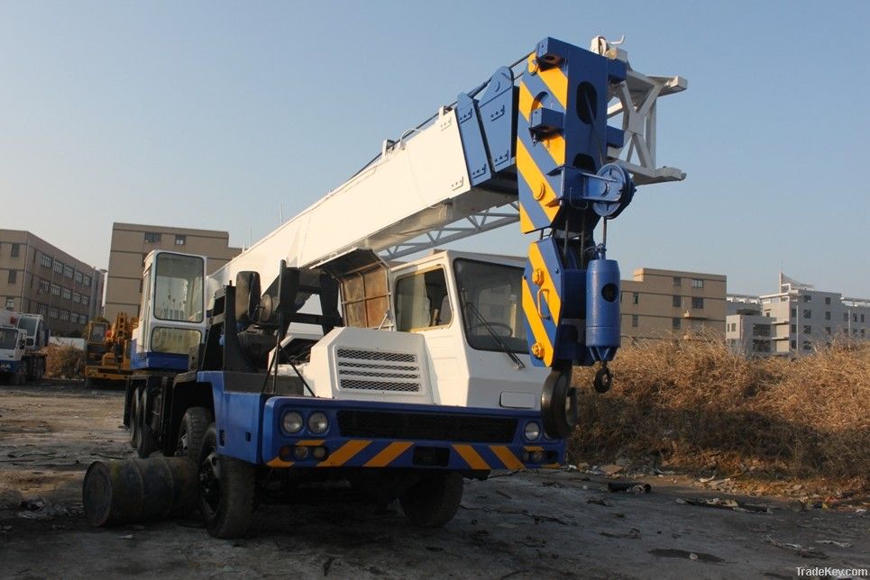 Used Tadano 30t Truck Crane, TL300E