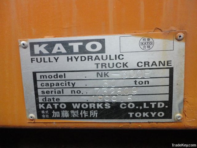 Used KATO NK300E Truck Crane