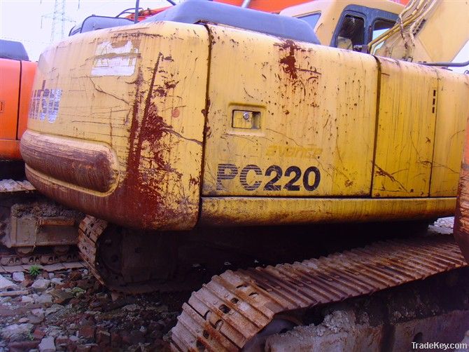 Second hand Komatsu PC220-6 Excavator