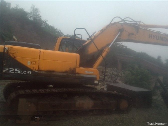 Used Hyundai R225LC-9 Excavator