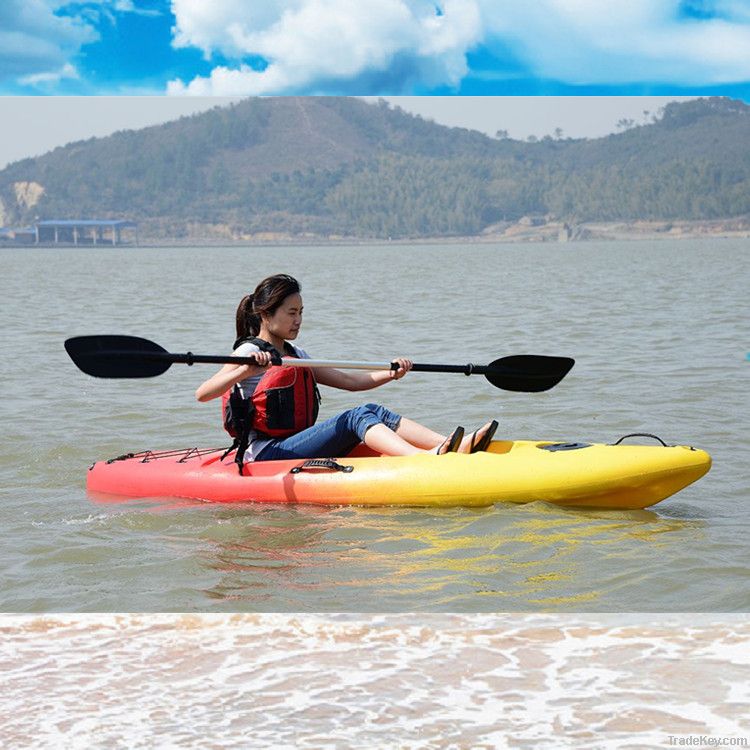 Single surfing kayak