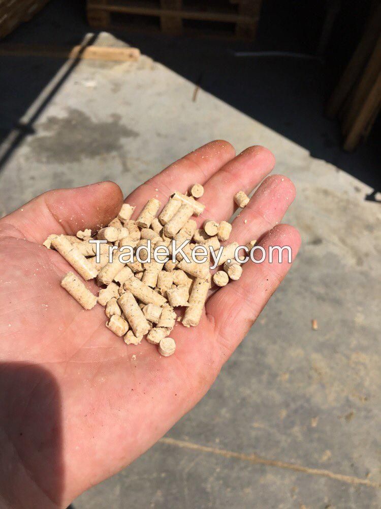 Wood pellet