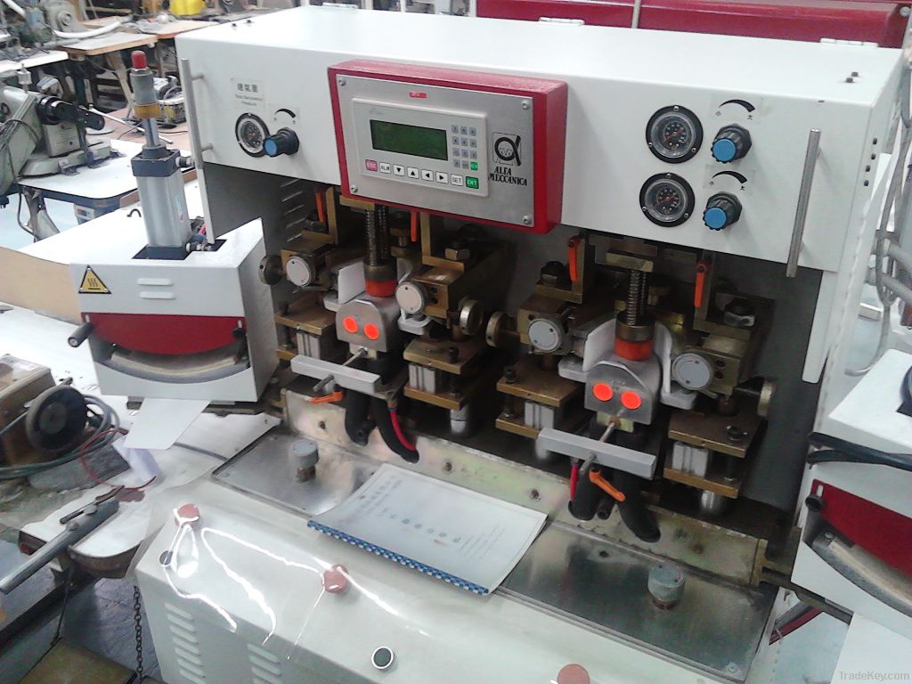 Two Cols And Two Hot Toe Moulding Machine