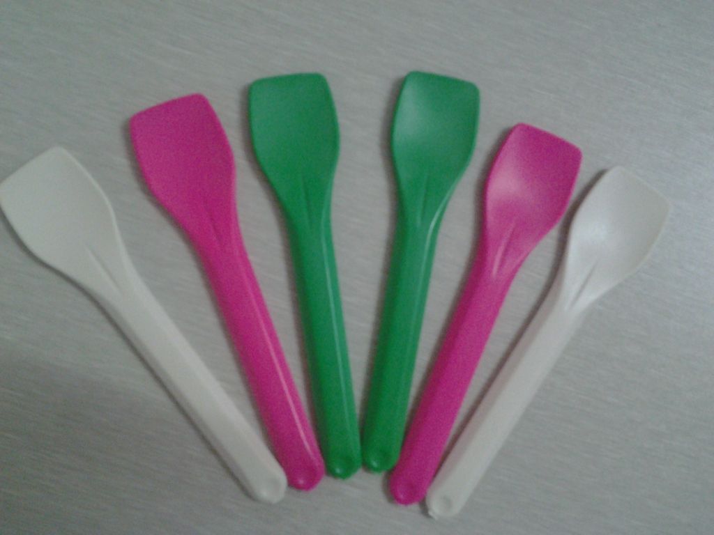 disposable colored ice cream spoon