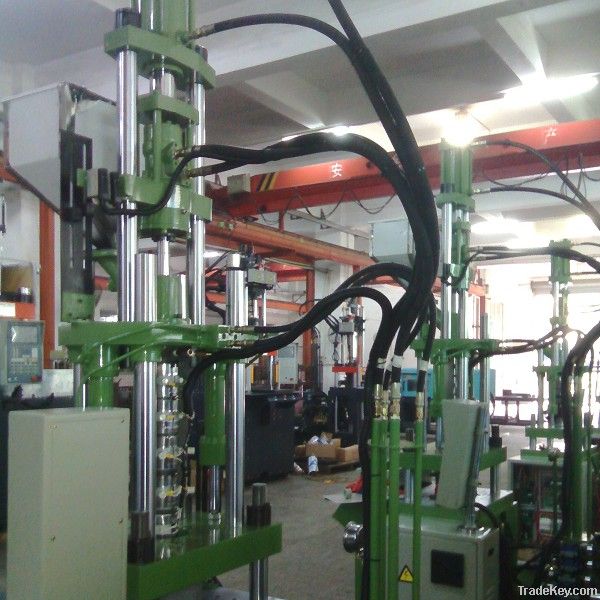 plastic injection molding machine