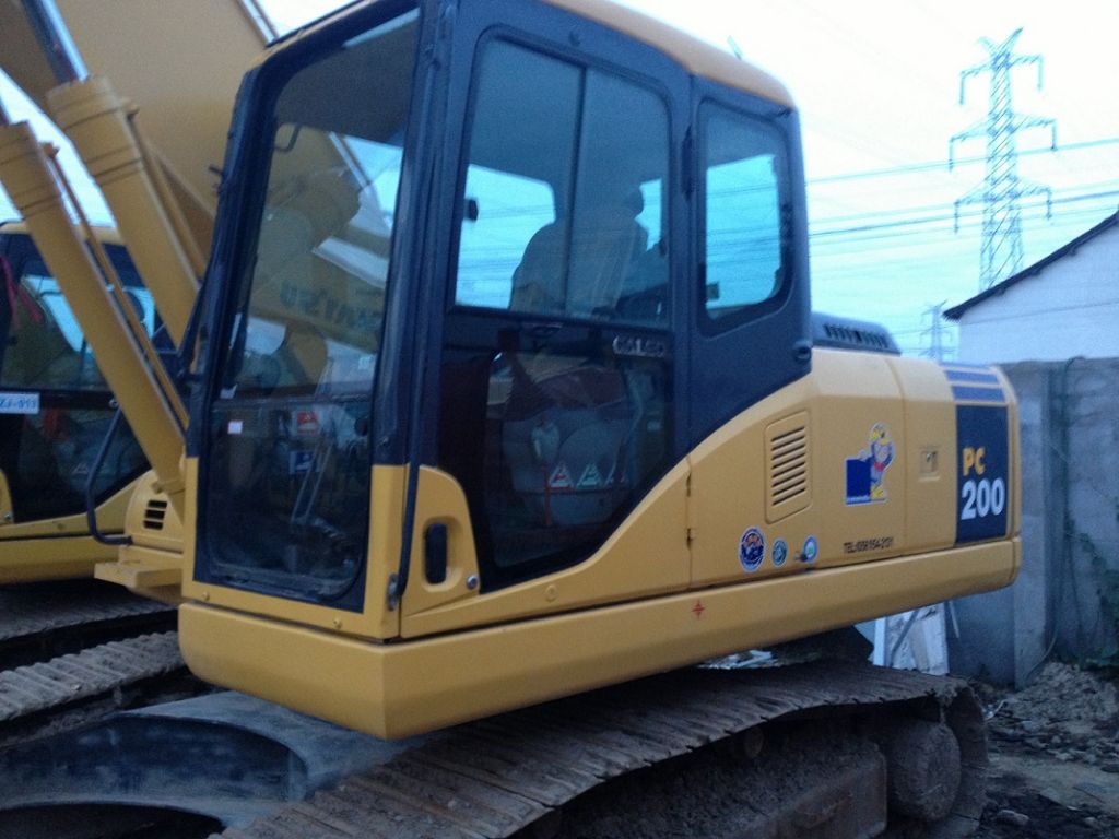Used Excavator Komatsu PC-200