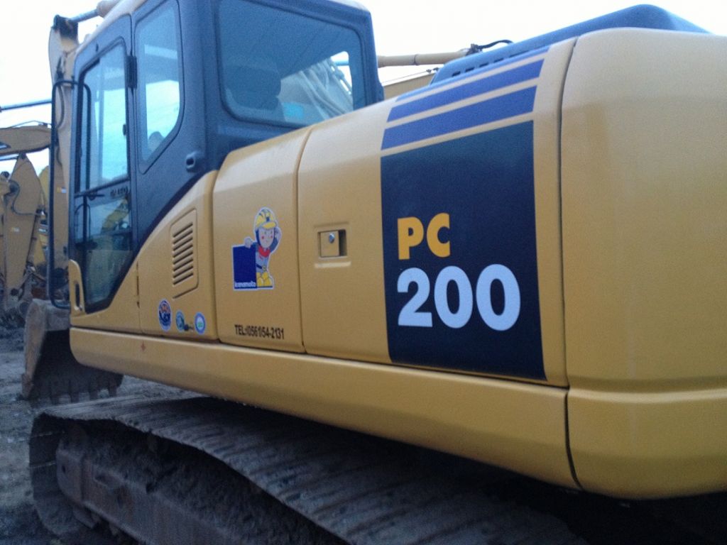Used Excavator Komatsu PC-200