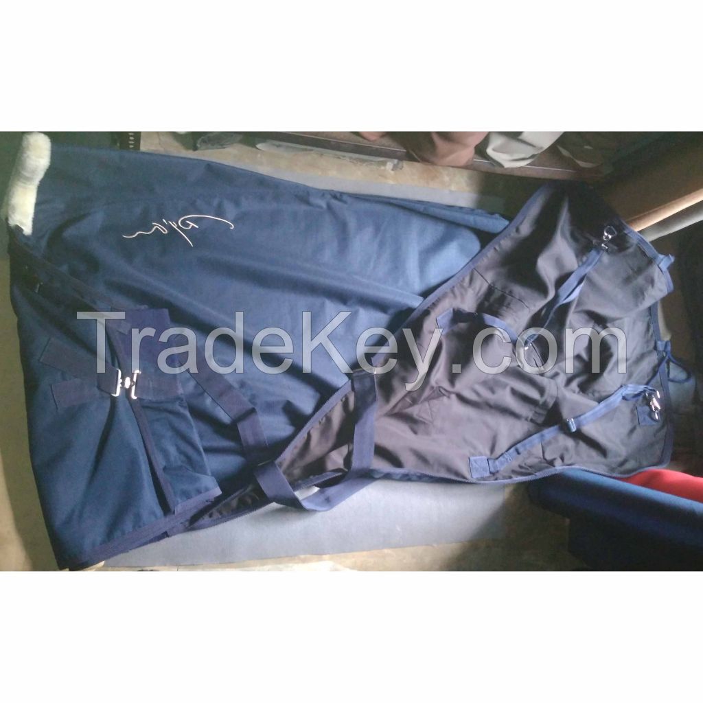 Genuine imported quality canvas Turnout horse rugs Navy with front closing mink and with rust proof fittings 