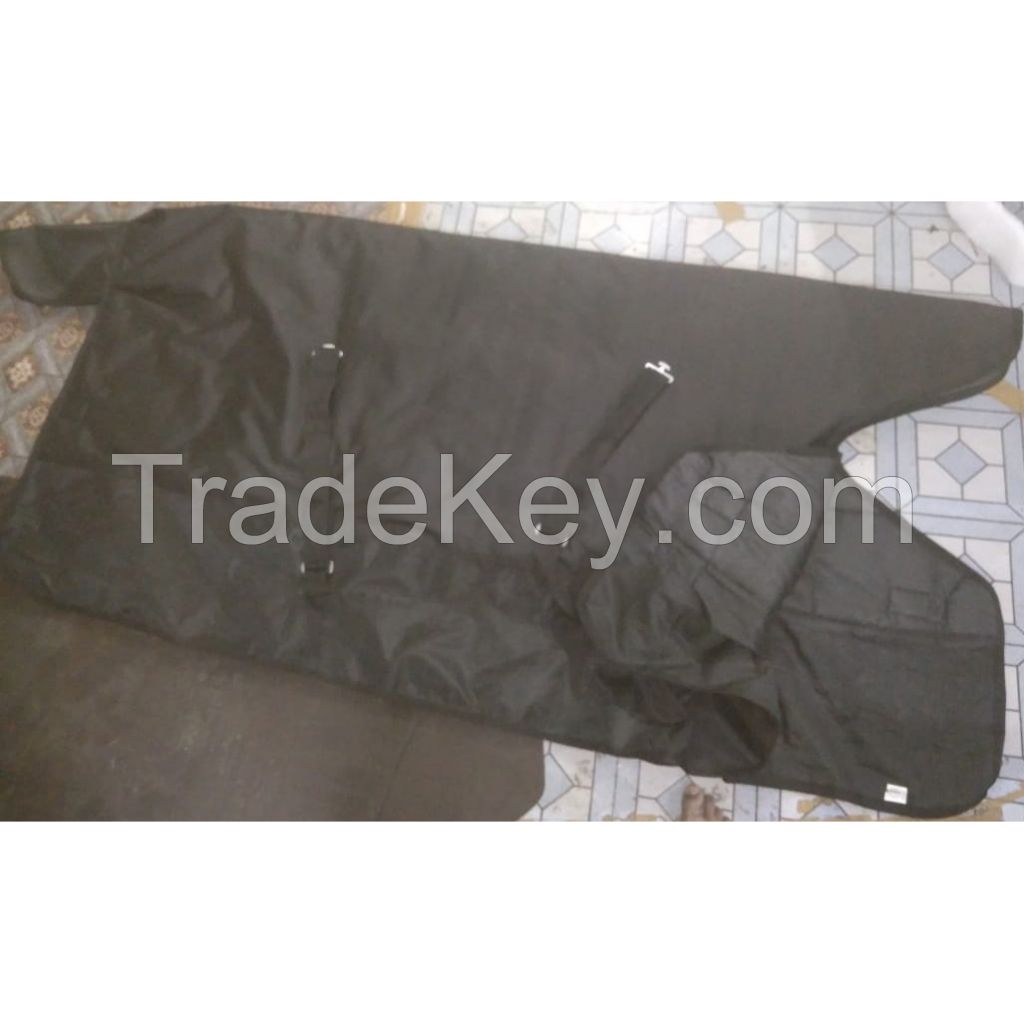 Genuine imported quality Turnout winter high neck horse rugs Black with rust proof fittings  