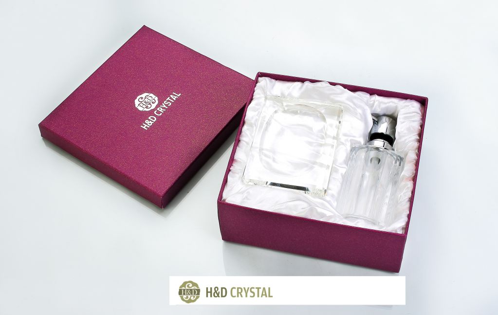 2PC Shine  Luxury Crystal Bathroom Accessory Set Soap Dispenser and Bath Bottle