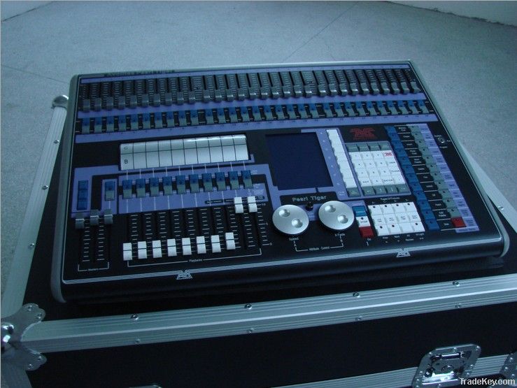 Pearl Tiger 2048 DMX channels lighting console