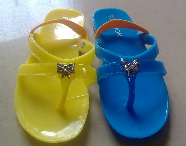 child's slipper/ kid shoes