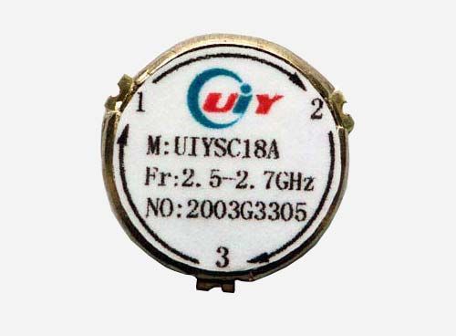 RF/Microwave Surface Mount Isolator       Circulator 700MHz-3800MHz Up to 400MHz Bandwidth SMT Connector