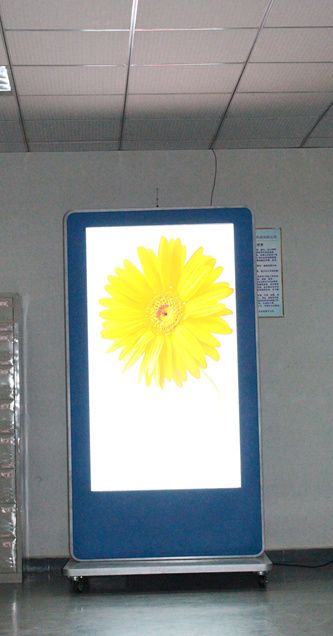 72 Inch Sunlight Readable Outdoor LCD Advertising Display