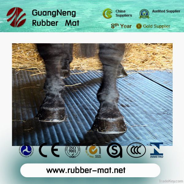 Easy clean rubber flooring for stable horse mat