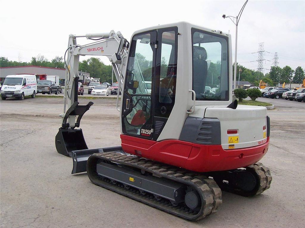 2009 TAKEUCHI TB250 