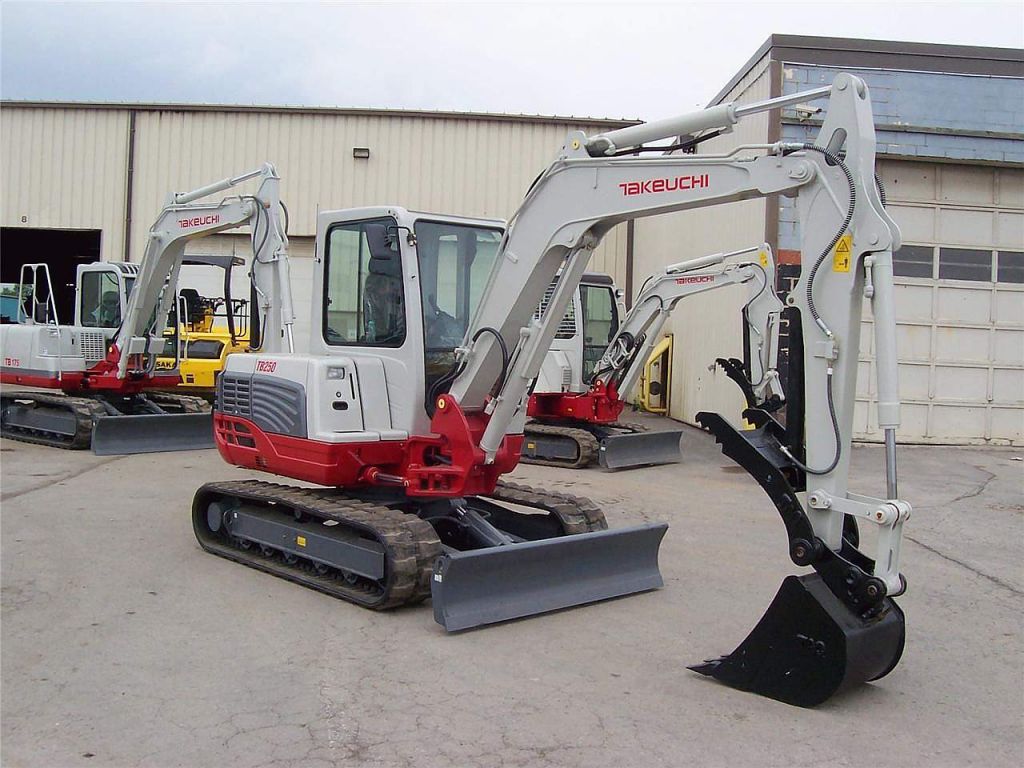 2009 TAKEUCHI TB250 