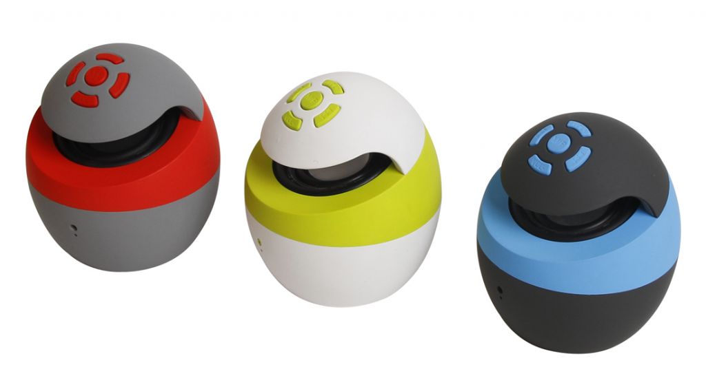 Portable Bluetooth speaker with microphone and FM radio