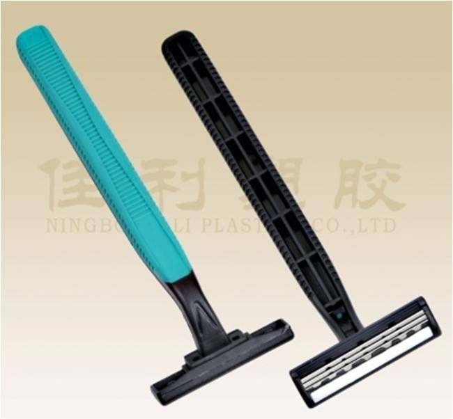 rubber handle three blade razor