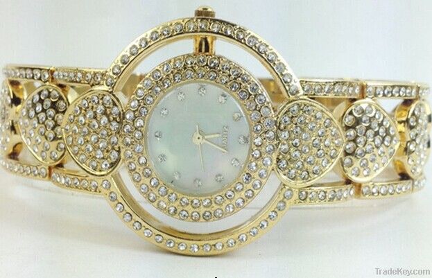 golden fashion jewelry watches