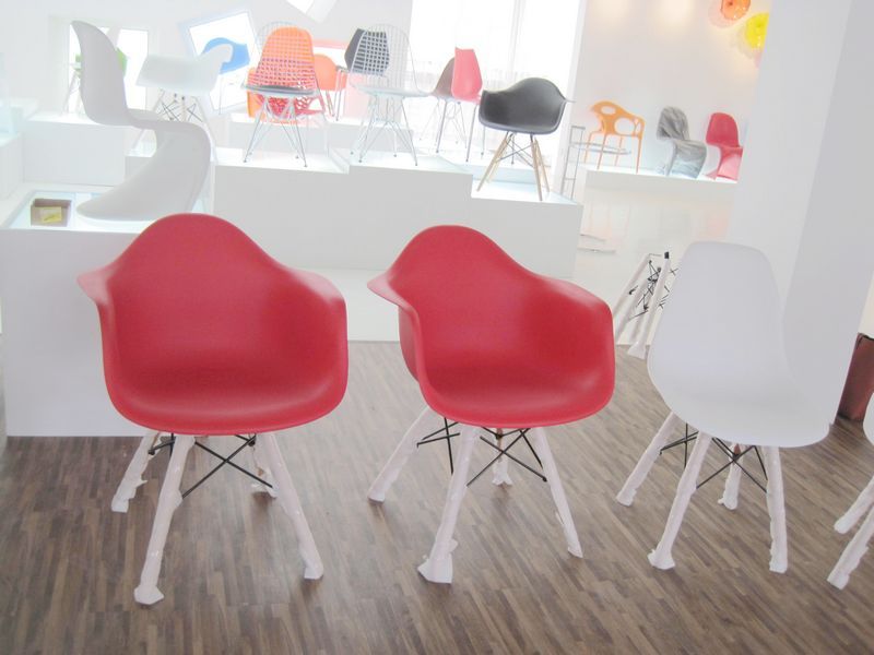 replica eames dining chairs