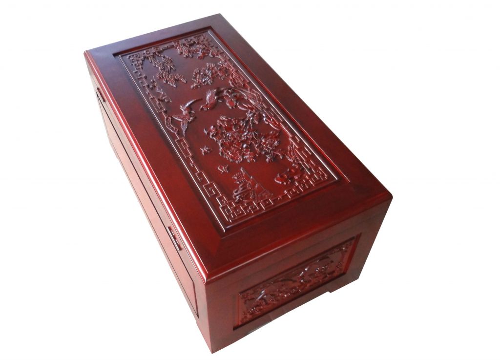 Natural Chinese camphor wood chest camphor box with birds and flowers