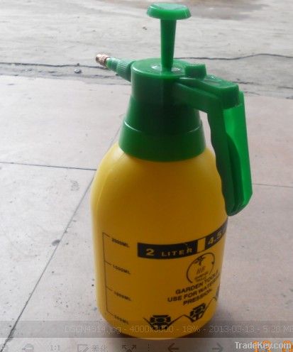 2L high quality PP material trigger type sprayer bottle