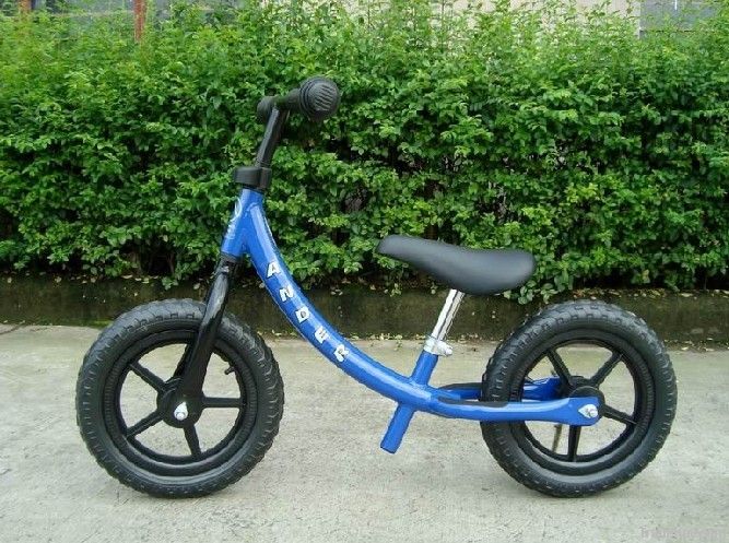 Kid balance bike