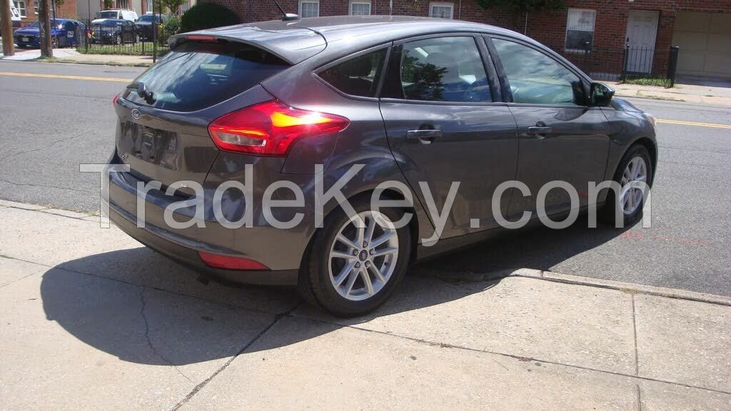 2014 Focus SE Hatchback, 2016 Focus SE Hatchback