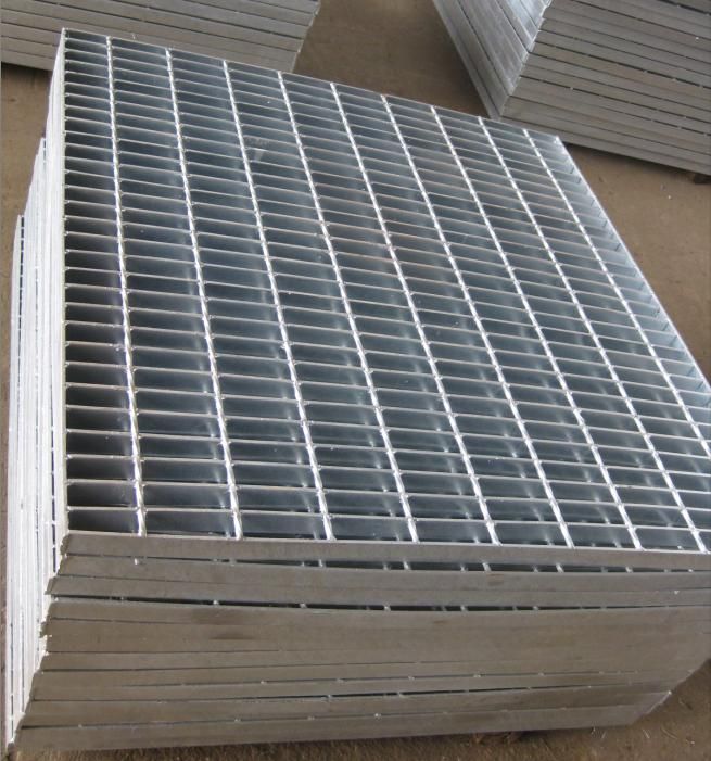 on sale ! welded wire mesh (good qulity)  