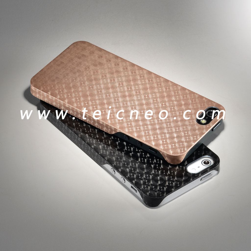 Aluminum case for iPhone 5- circle pattern