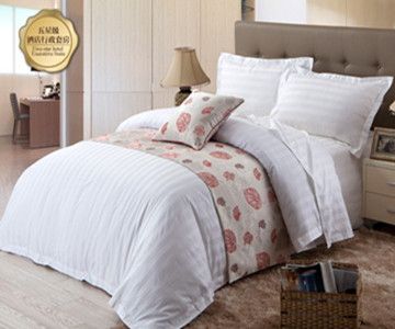 100% Cotton Hotel Bedding Set with 3cm Satin Stripe
