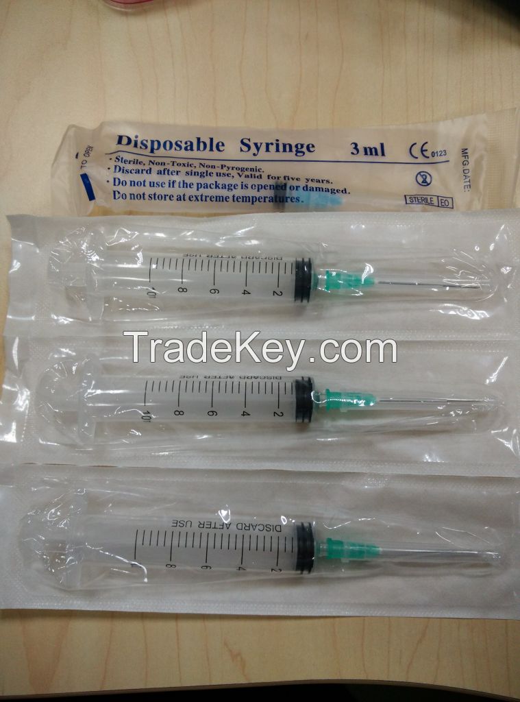 Disposable syringe with luer lock / slip