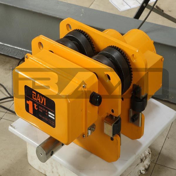 Electric chain hoist trolley