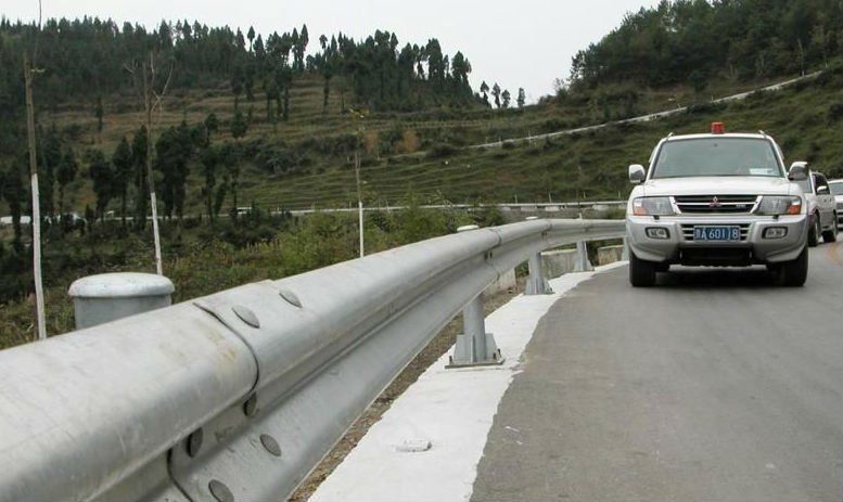 Hot Dipped Galvanized Highway Guardrail