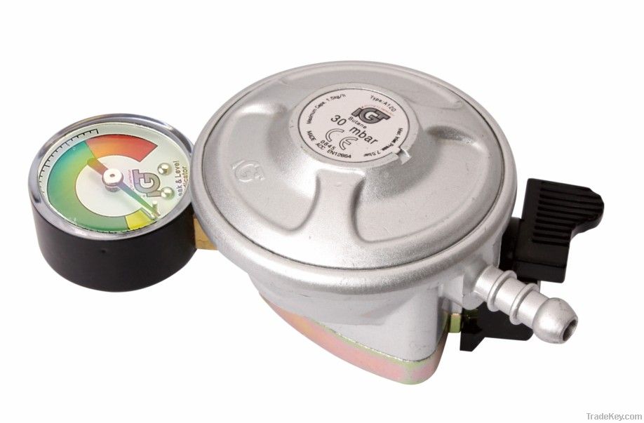 LPG compact pressure regulator with gas leak indication