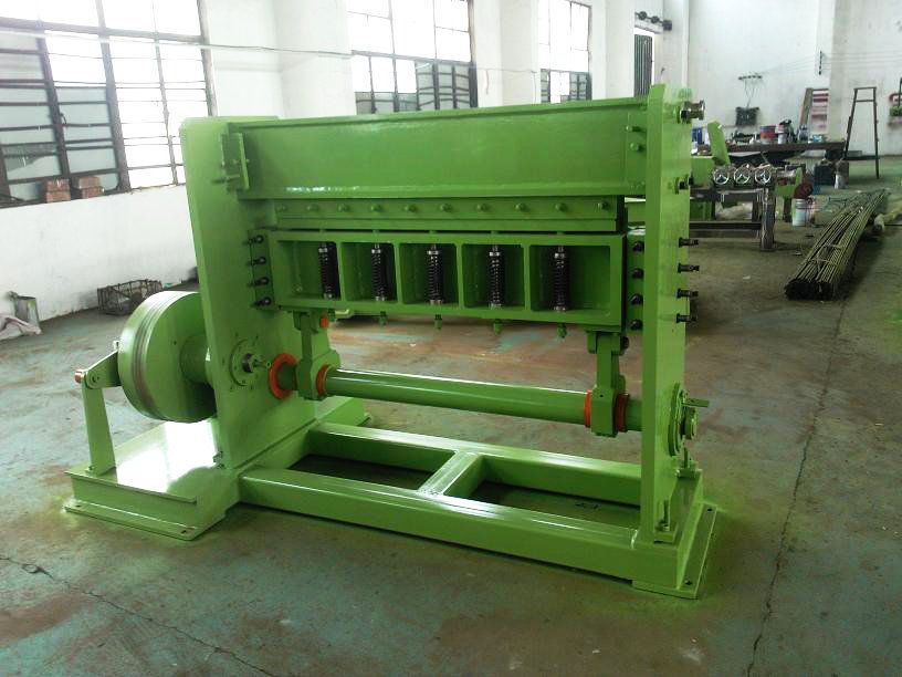 Automatic high speed cut to length line/machine
