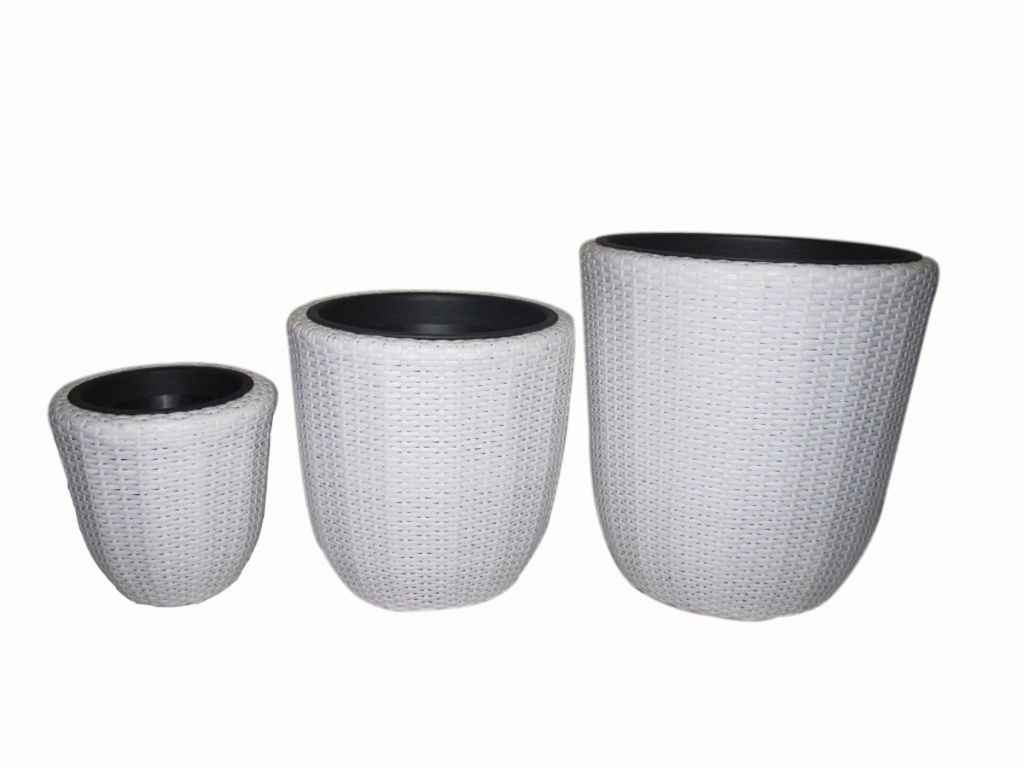 Round flat rattan plastics pots set of 3, with black plastic pots inside, white color