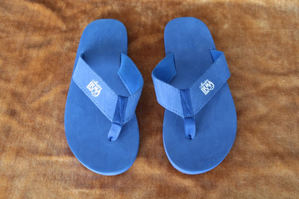 hotel bathroom/beach slippers comfortable spa flip flops