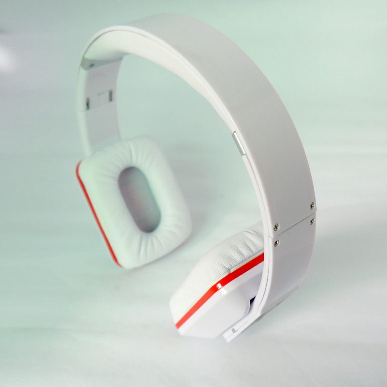 2013 Most popular best price Hot selling  foldable stereo bluetooth headphones with CE/RoHs /FCC 