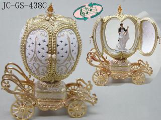 Fancy egg shell  carving Crafts